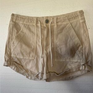 American Eagle Outfitters Tan Cargo Shorts